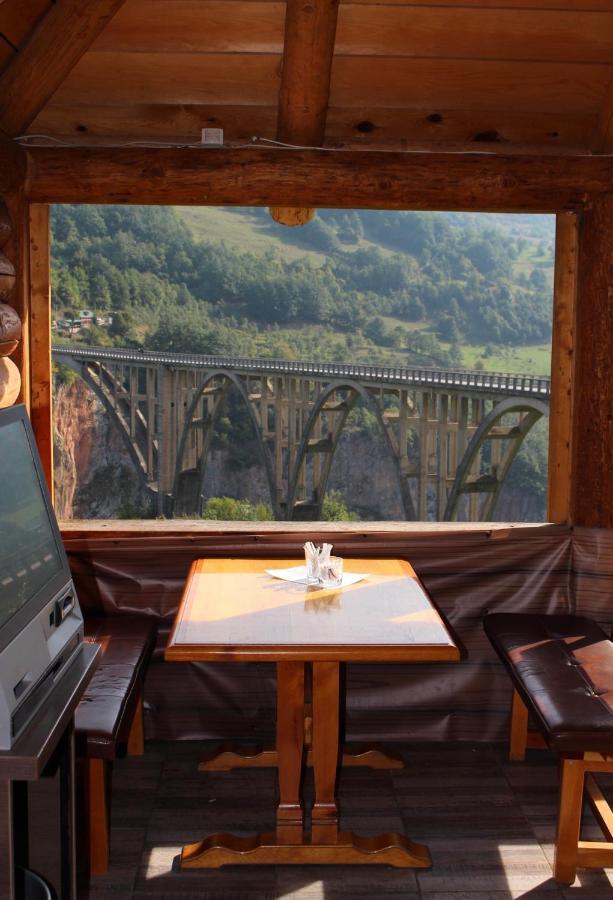 Tara Bridge Castle Gasthof 2*
