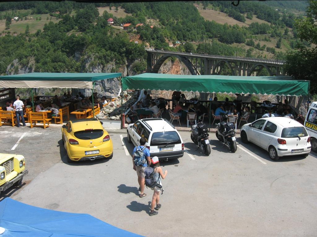 Гостьовий будинок Tara Bridge Castle